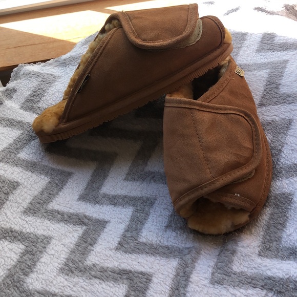 Tan Velcro adjustable slides sandals - Picture 2 of 5